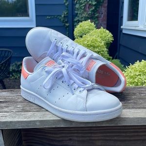 Womens Adidas Sneaker